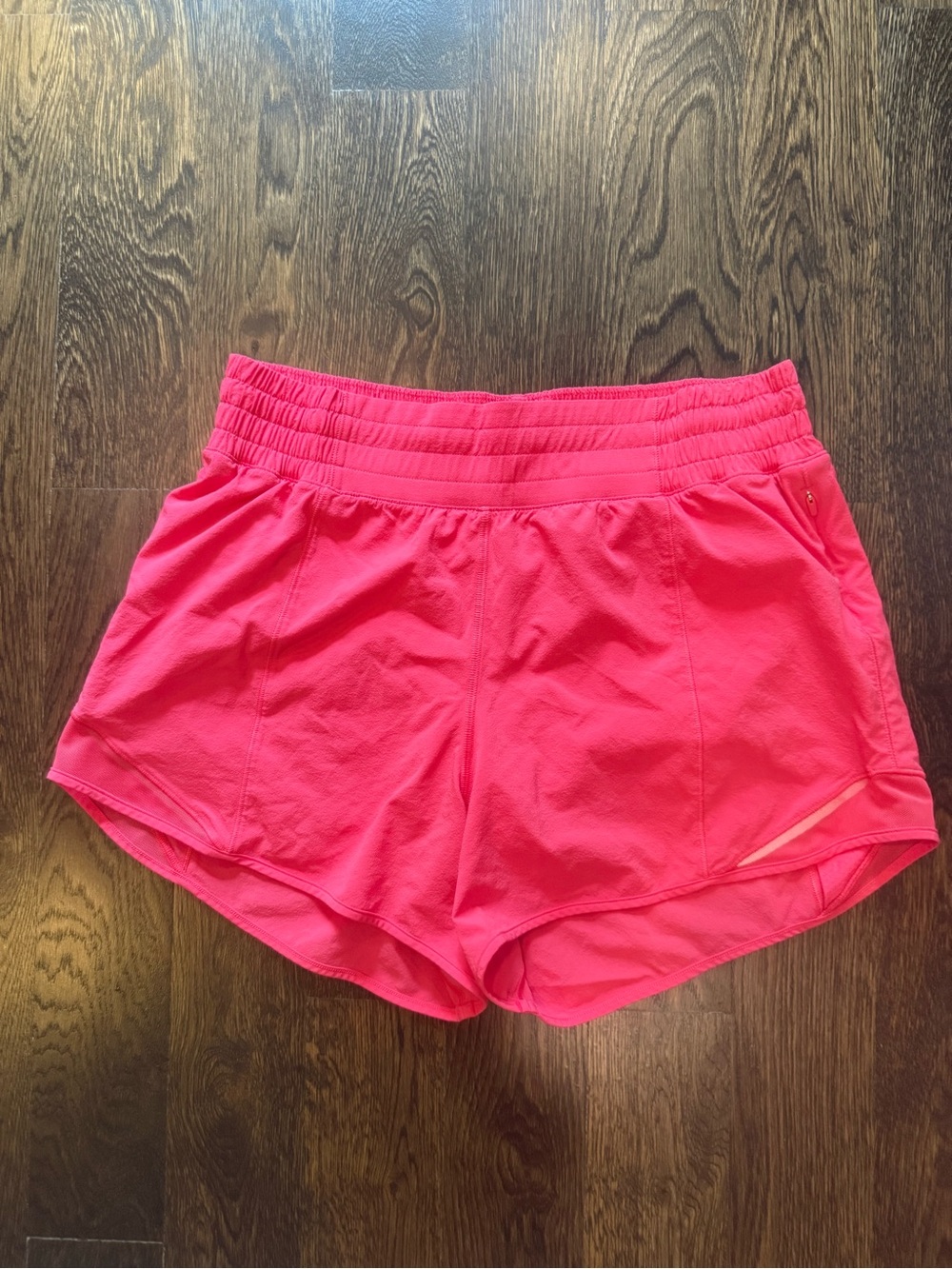 Lululemon Hotty Hot HR 4” shorts in raspberry cream